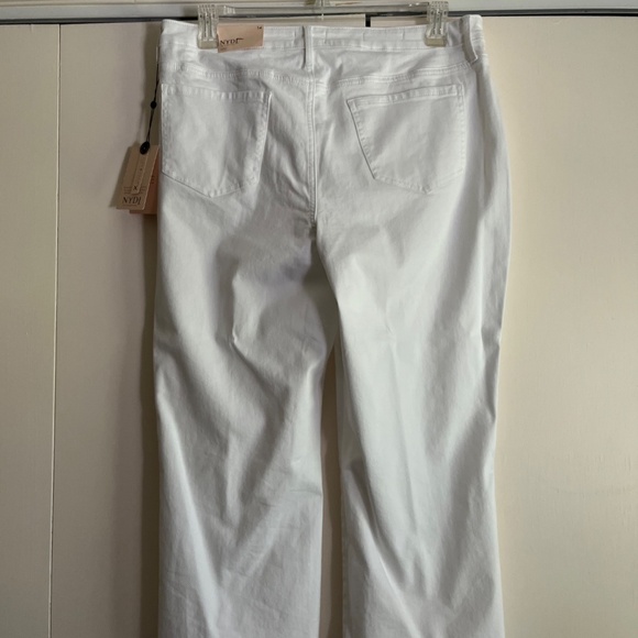 Woman s Jeans - Picture 2 of 2